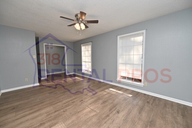 Building Photo - 2207 Lily Dr
