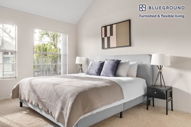 Building Photo - 541 Cutwater Ln