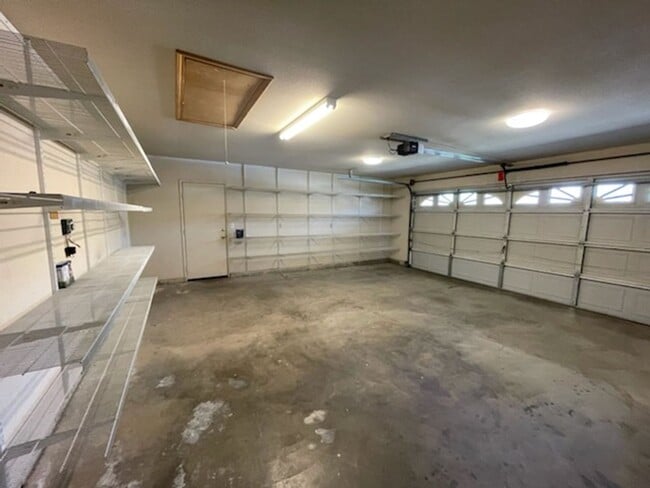 Building Photo - 3668 Cherrywood Dr