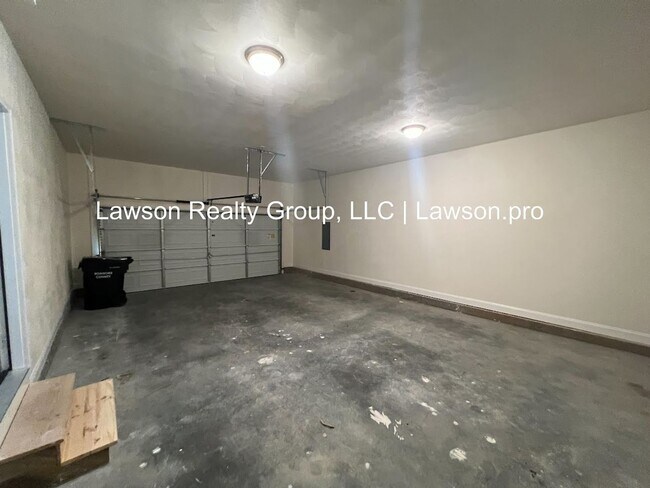 Building Photo - Newer Construction in Vinton with Incredible Mountain Views and  Attached Garage