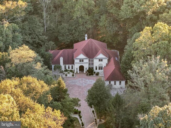 Building Photo - 1 Lake Potomac Ct
