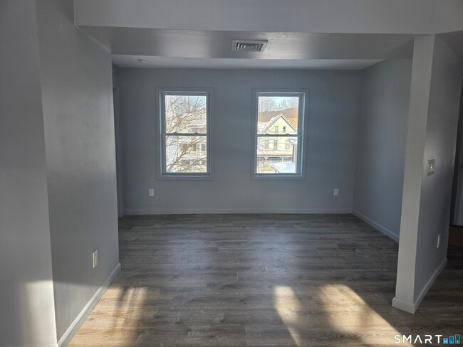 Building Photo - 46 Ward St