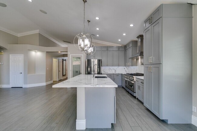 Building Photo - 10002 Long Barrow Ct