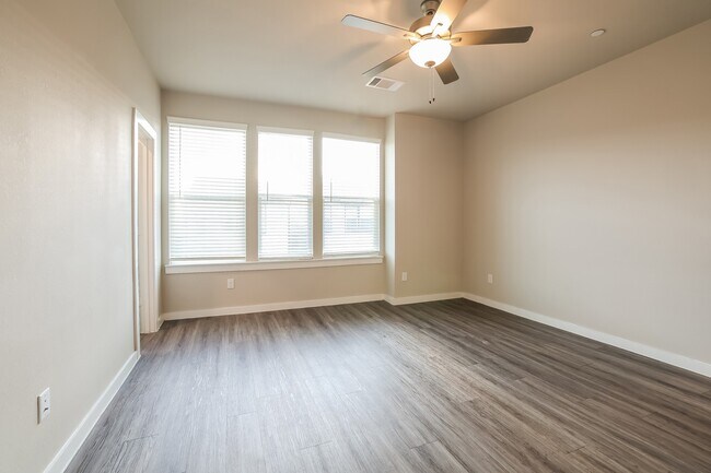 Building Photo - 18519 Centro Row