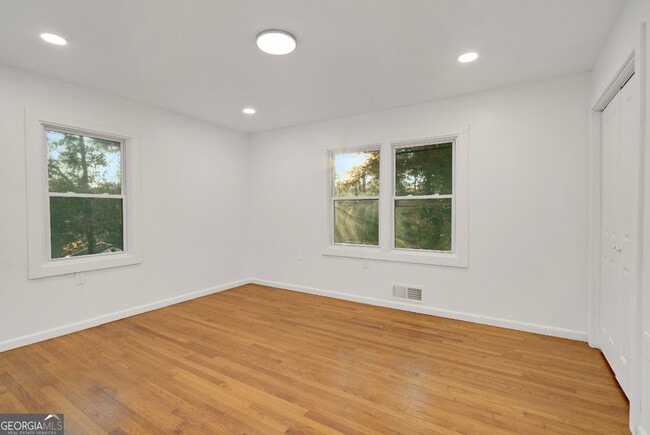 Building Photo - 1382 Childress Dr SW