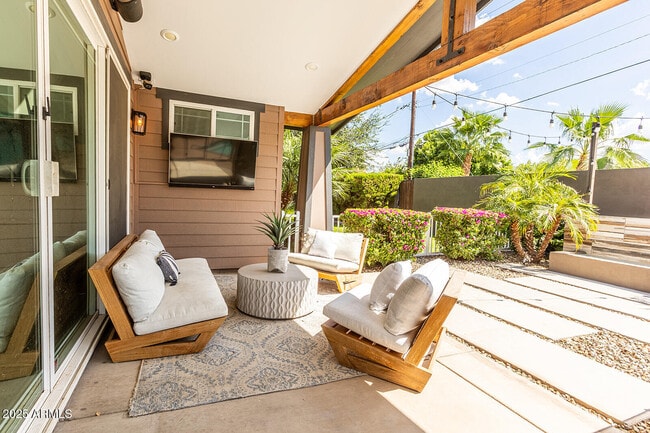 Building Photo - 3801 E Glenrosa Ave