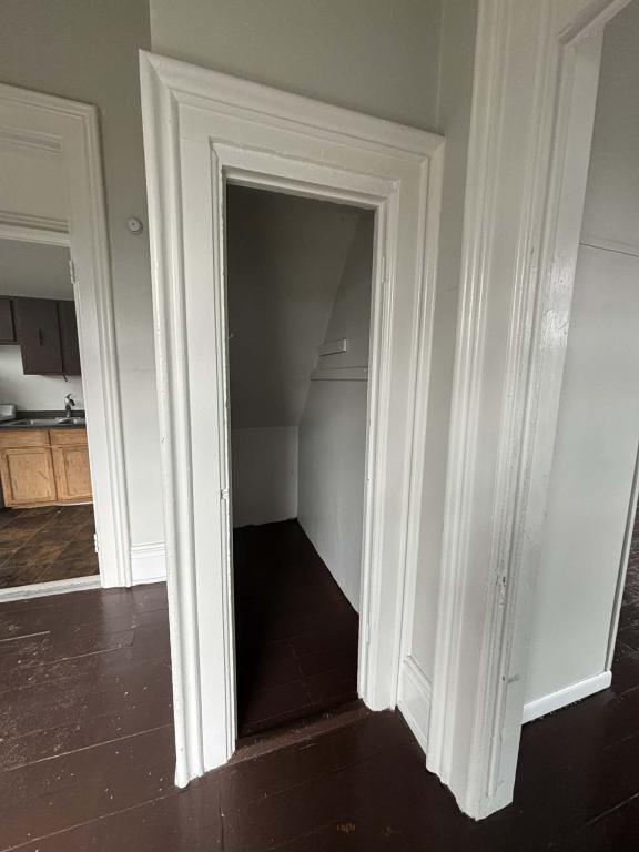 Building Photo - 221 Columbia St