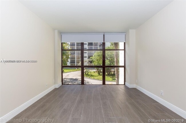 Building Photo - 16919 N Bay Rd