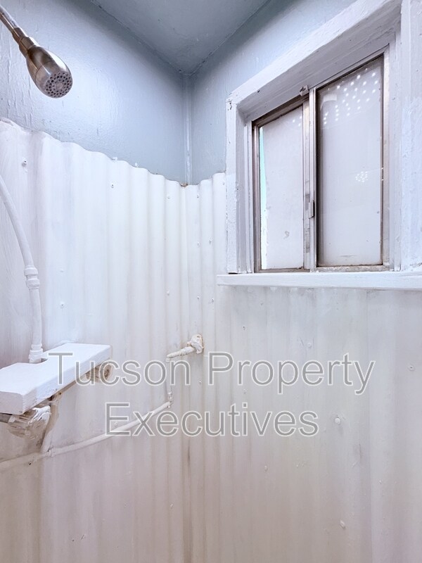 Building Photo - 234 E 32nd St