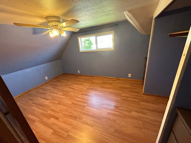 Building Photo - Charming 4 bed/1.5 bath home for rent