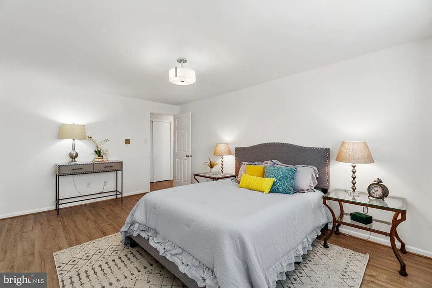 Building Photo - 5111 8th Rd S