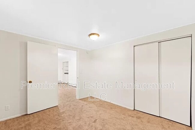 Building Photo - 768 S Krameria St