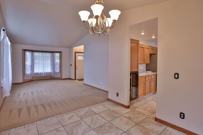 Building Photo - Lovley Home in Oak Harbor and Pet Friendly!