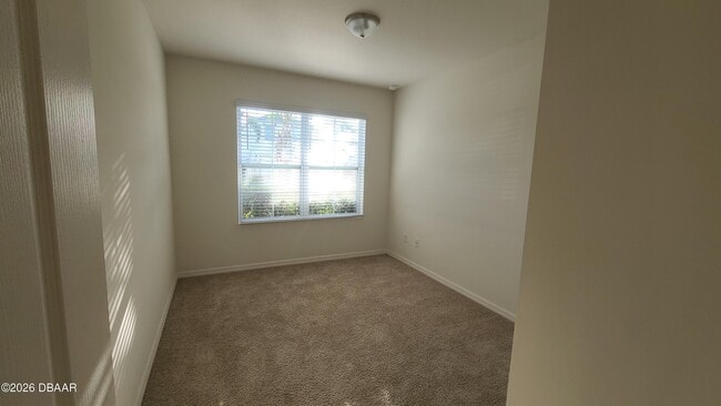 Building Photo - 550 Armoyan Wy