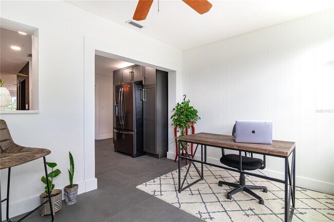 Building Photo - 1097 Eden Isle Blvd NE