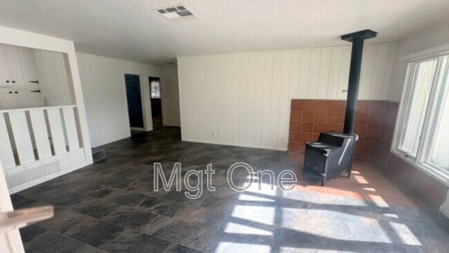 Building Photo - 2944 McAllister St