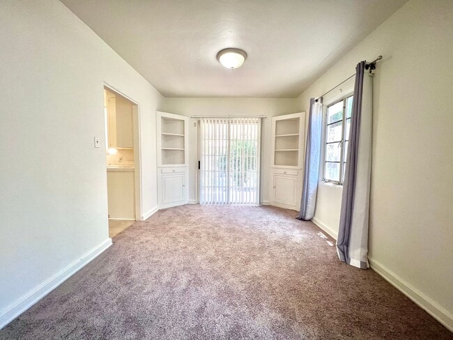 Building Photo - Cozy 2-Bedroom Home in San Bernardino $2,6...