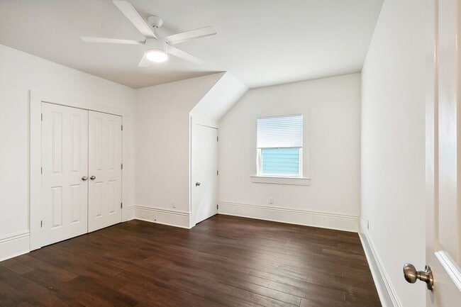 Building Photo - 2122 S Liberty St