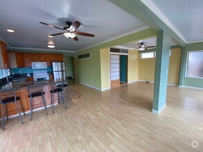 Building Photo - Maui Meadows 1 Bed