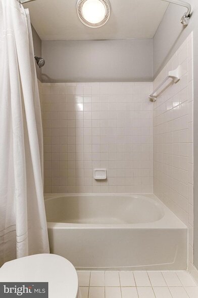 Building Photo - 953 Harrison Cir