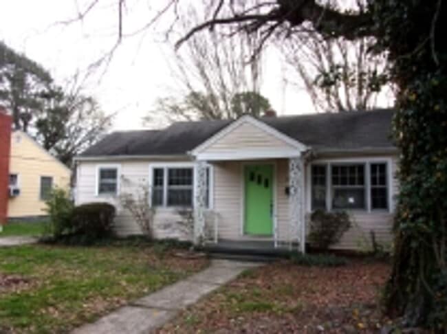 Building Photo - 517 S Jones Ave