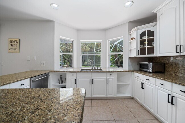Building Photo - 1527 S Club Dr