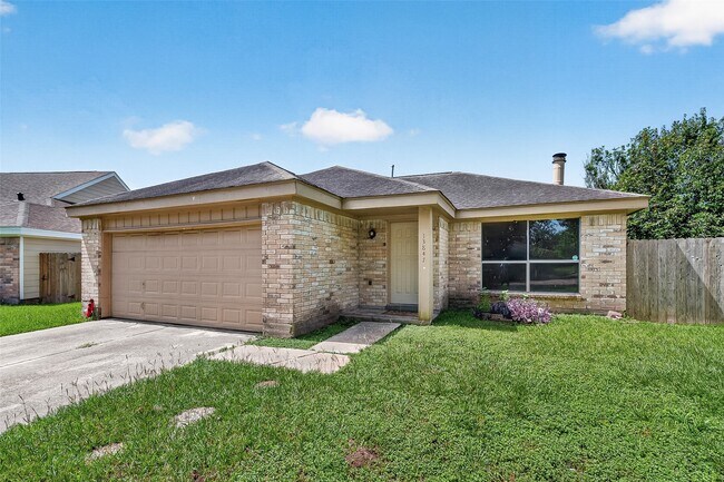 Building Photo - 13847 Cherry Hollow Ln
