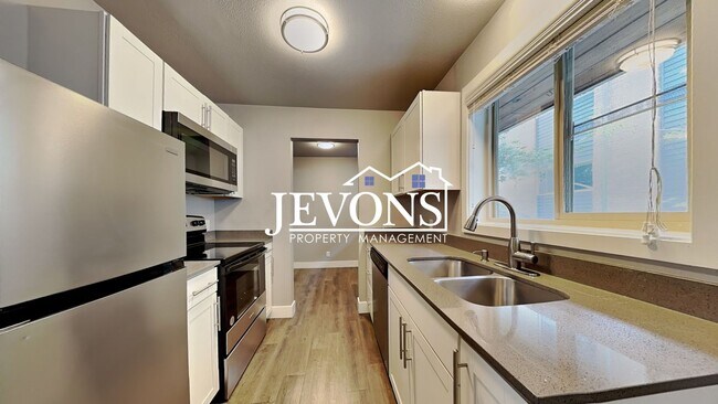 Primary Photo - 1301 N 4th St Tacoma, WA 98403