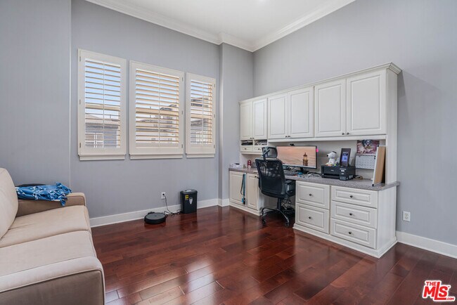 Building Photo - 5701 Kiyot Way