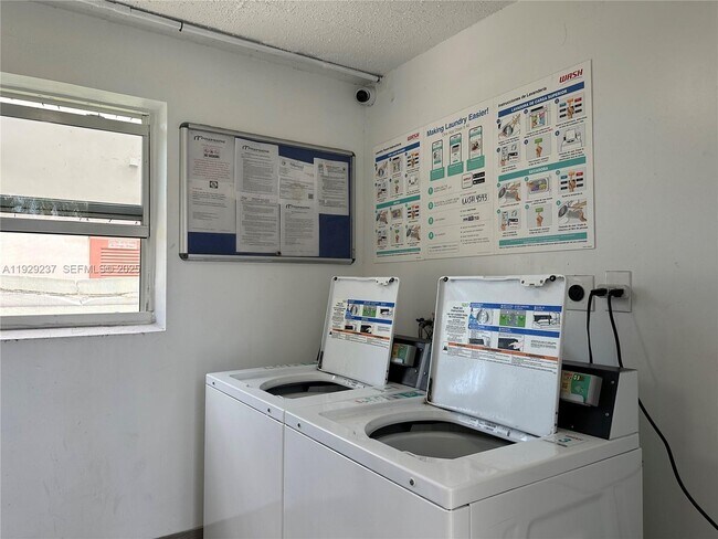 Building Photo - 2500 Johnson St