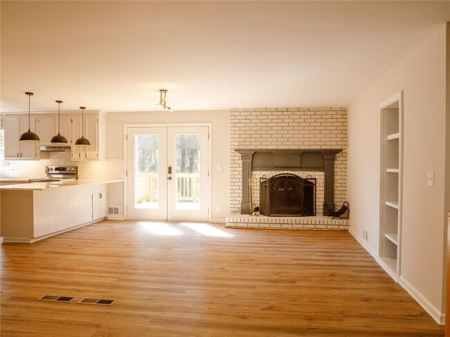 Building Photo - 95 Simpson Dr NE