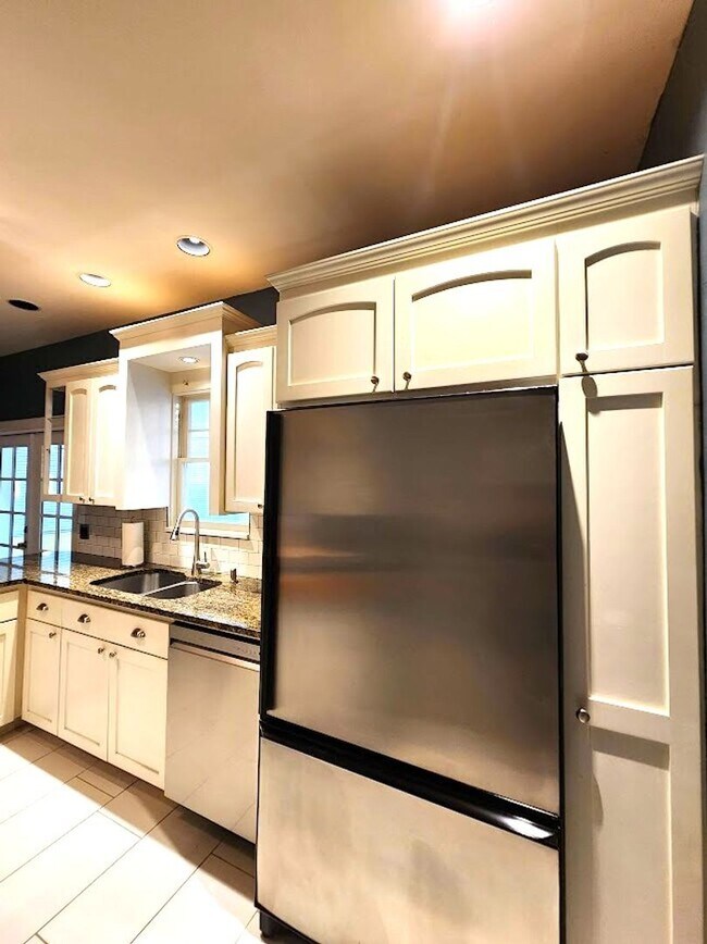 Building Photo - 3 Bed 2.5 Bath Plus ADU in Gatewood Add NW OKC