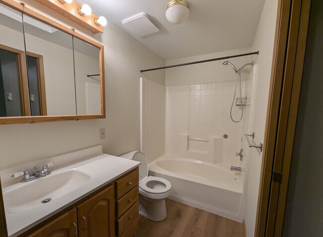 Building Photo - 1307 Eastside St NE