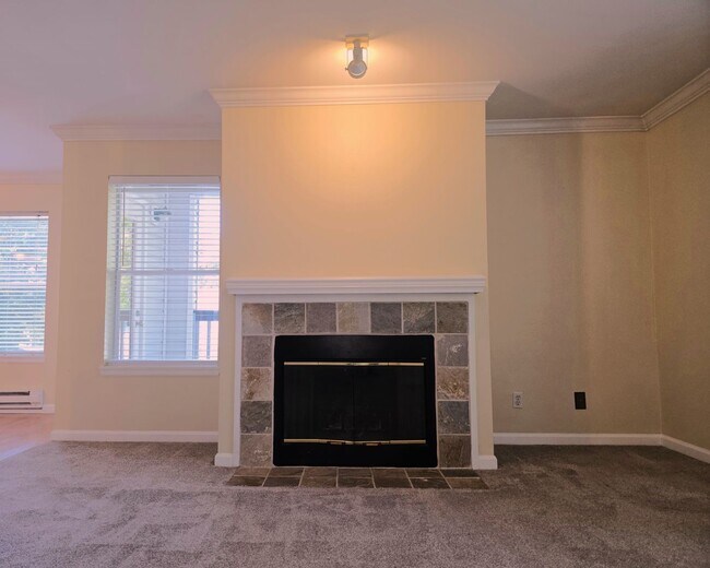 Building Photo - Latitude Condominiums 3 Bed, 2 Bath in Fed...