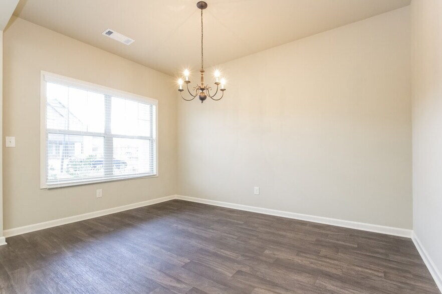 Building Photo - 1337 Avington Glen Way
