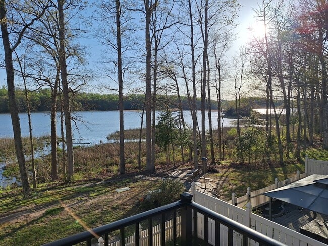 Building Photo - 16844 Panorama Dr