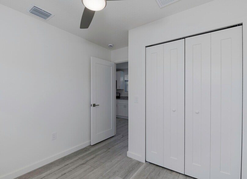 bedroom - 2735 4th Ave S