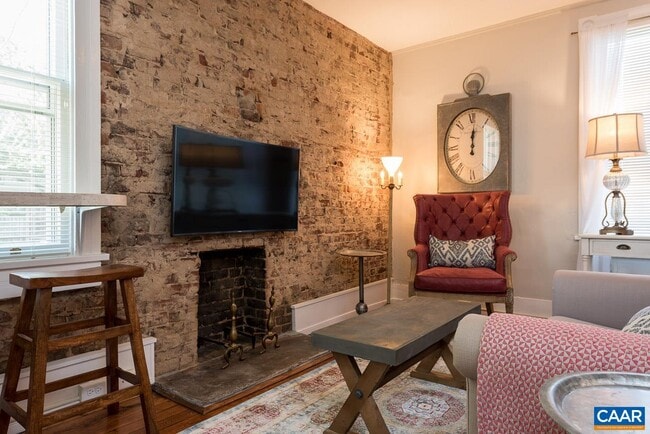 Building Photo - 829 Belmont Ave