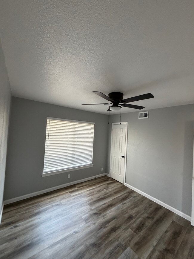 Building Photo - 12 Pershing