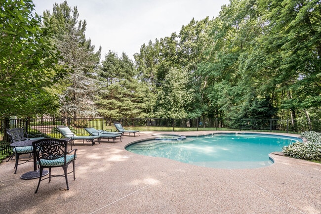 Building Photo - 8 Patriot Way