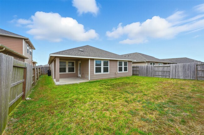 Building Photo - 7035 Toluca Dr