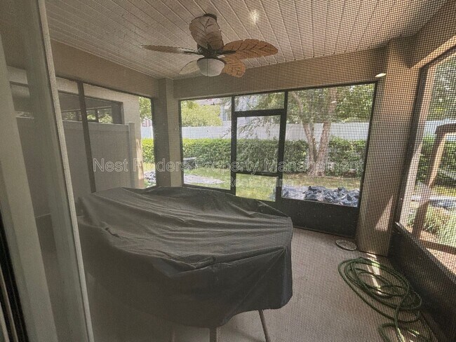 Building Photo - 13339 Solar Dr