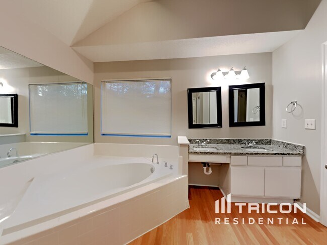 Building Photo - 3521 Clare Cottage Trace SW