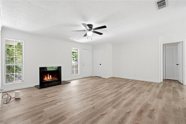 Building Photo - 106 Sterling Ct