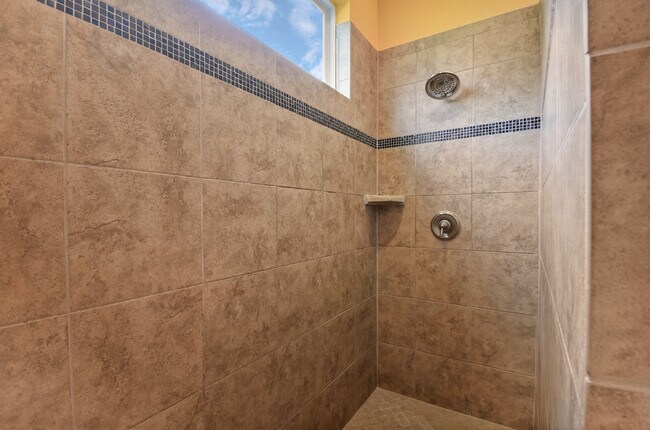 Building Photo - 3521 Carolwood Ln