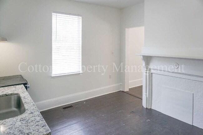 Building Photo - 2BR/1BA Apartment in Downtown Wilmington - Near Brooklyn Arts District - $1,400/Monthly - Pet Fri...