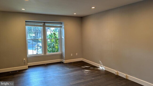 Building Photo - 20970 Rootstown Terrace