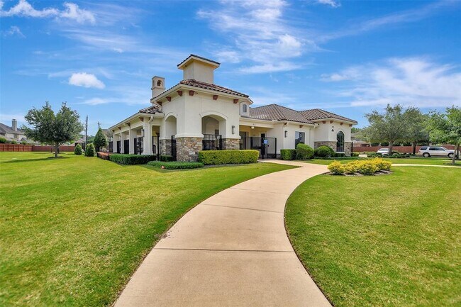 Building Photo - 13219 Pkwy Hills Dr
