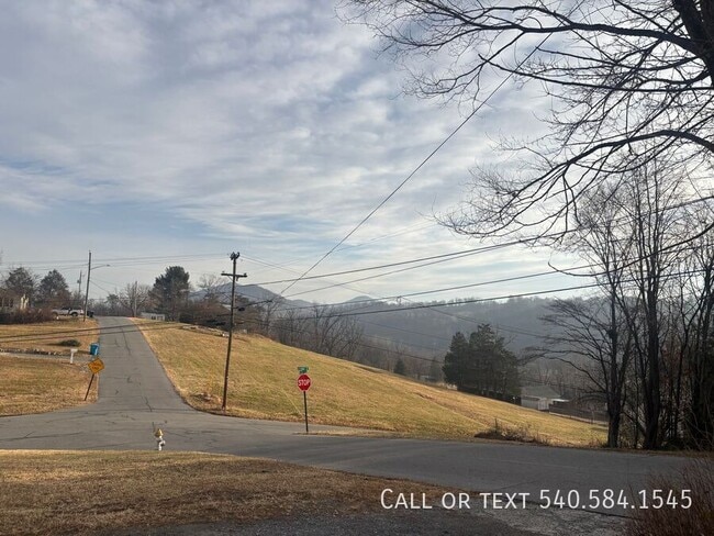 Building Photo - 2828 Idlewild Blvd NE