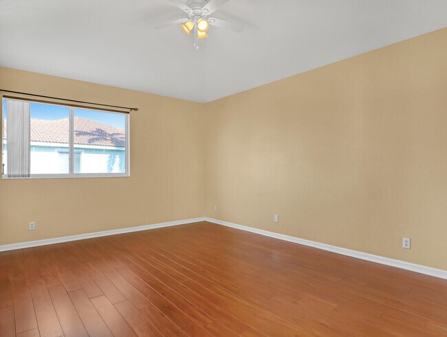 Building Photo - 2226 Oakmont Dr